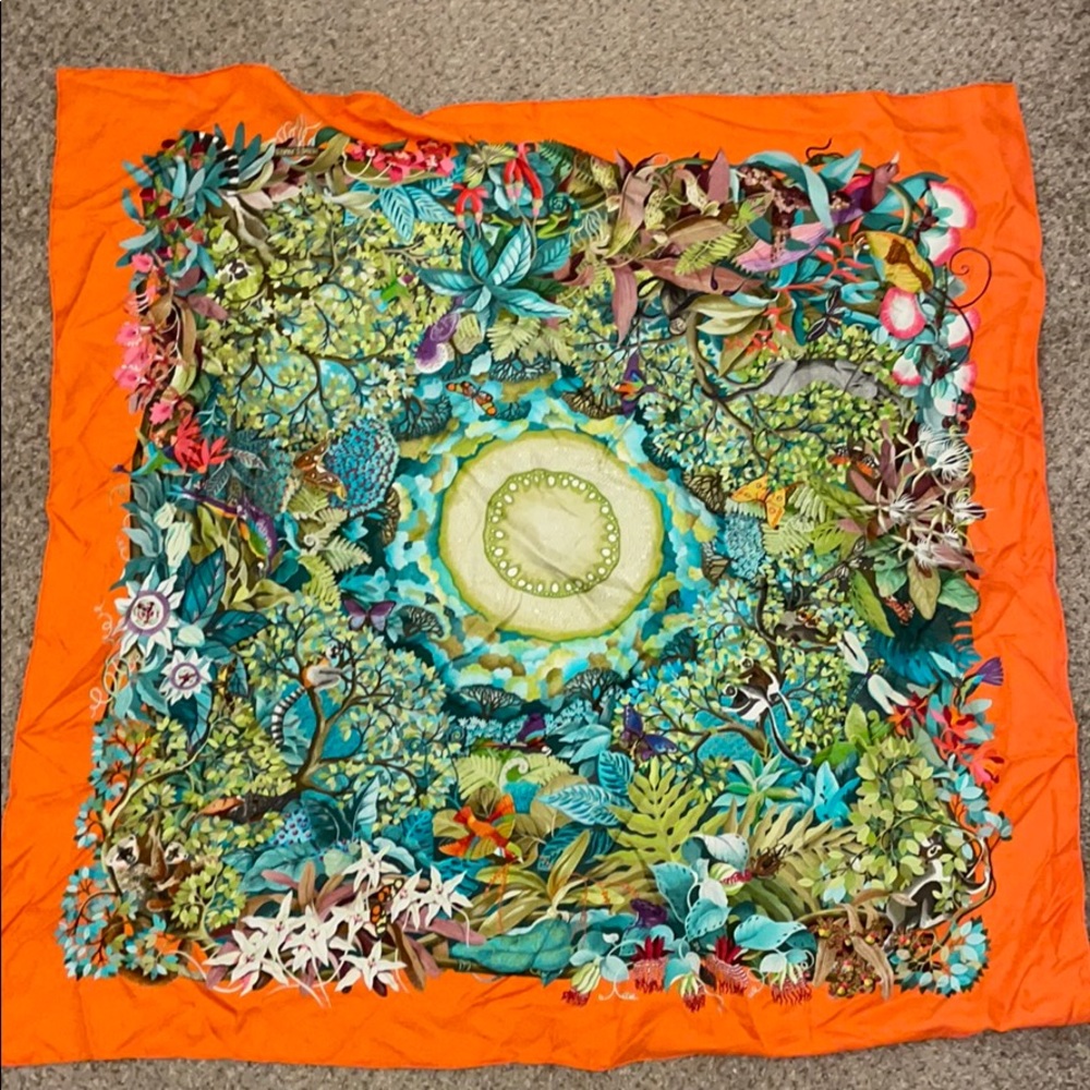 Authentic Hermès Au Coeur de la vie silk scarf